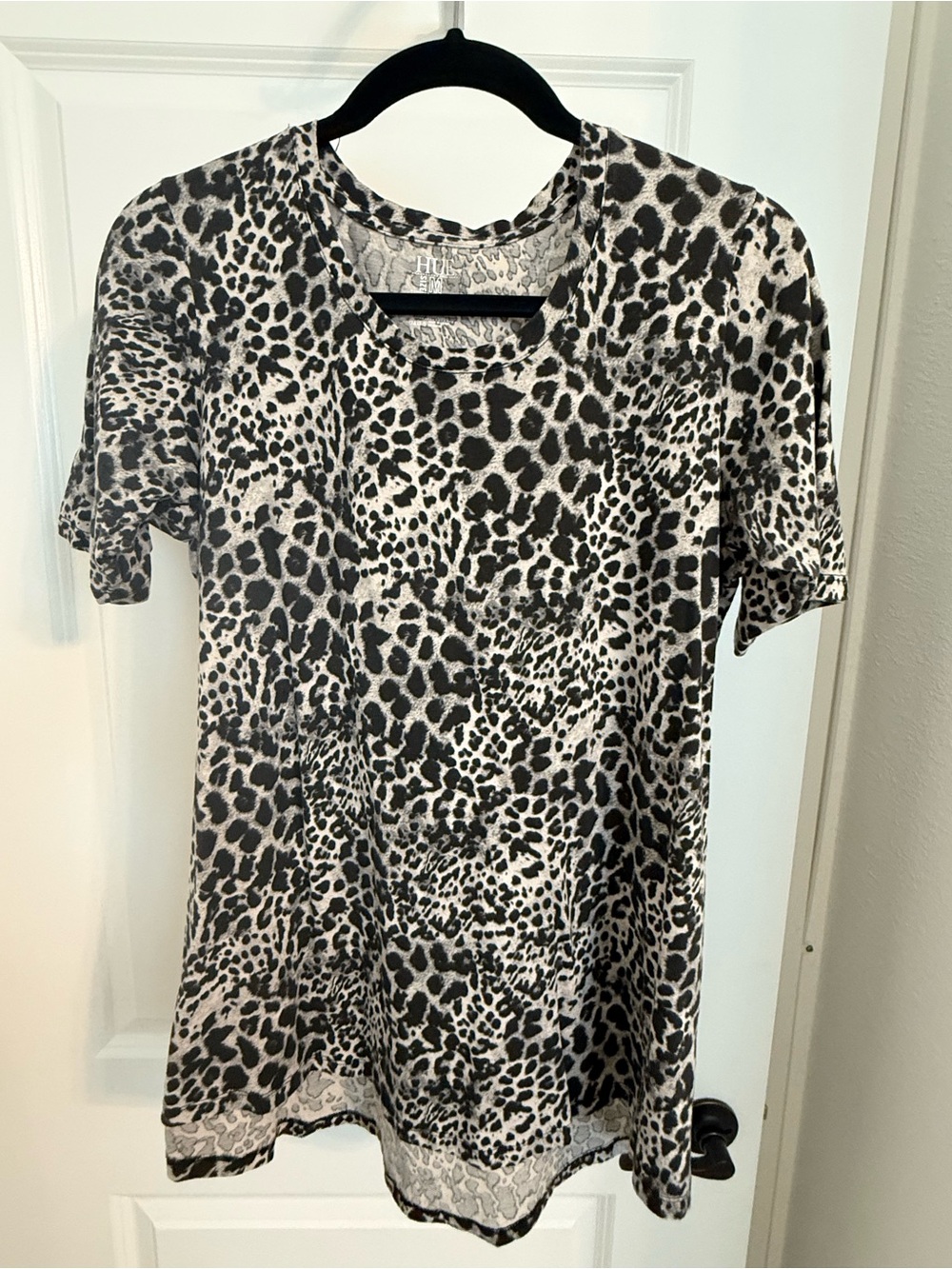 HUE Black and White Leopard-Print Short Sleeve Tunic